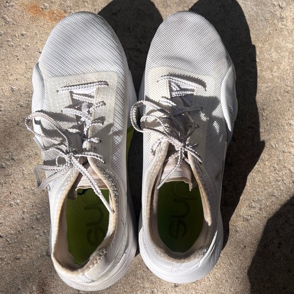 Men’s workout shoe - Picture 2 of 7